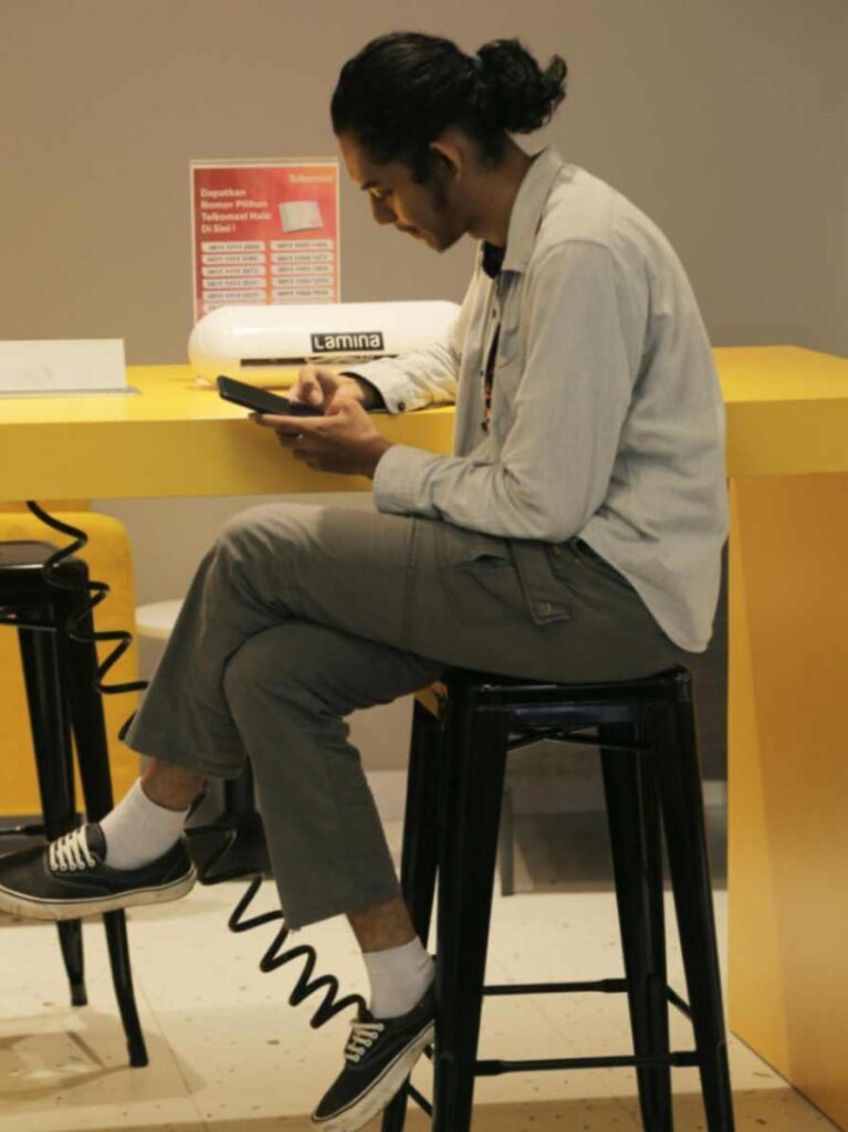 Relaxed Chic: Men's Casual Outfit Guide for Effortless Personal Style