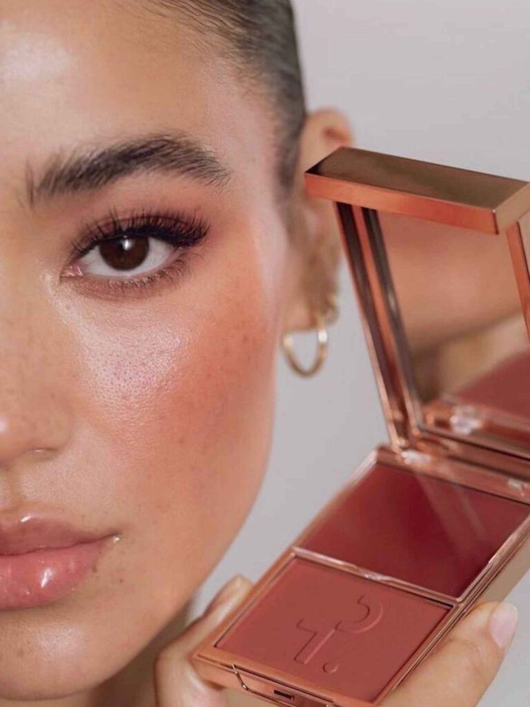 Discover a quick and easy Everyday Makeup Routine for beauty lovers, teens, brides, and busy women. Perfect for school, work, or parties!