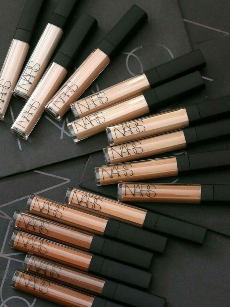 Discover a quick and easy Everyday Makeup Routine for beauty lovers, teens, brides, and busy women. Perfect for school, work, or parties!