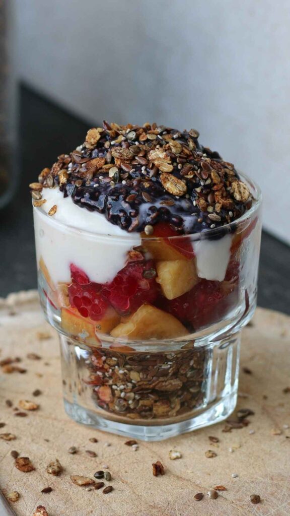 Healthy breakfast ideas for beauty lovers – quick, delicious, and glowing skin-friendly meals! Perfect for busy women, college girls, brides, and teachers. High-protein smoothie bowls, avocado toast, overnight oats, and chia pudding for energy and beauty. Easy recipes for weight loss, clear skin, and a fresh morning start.