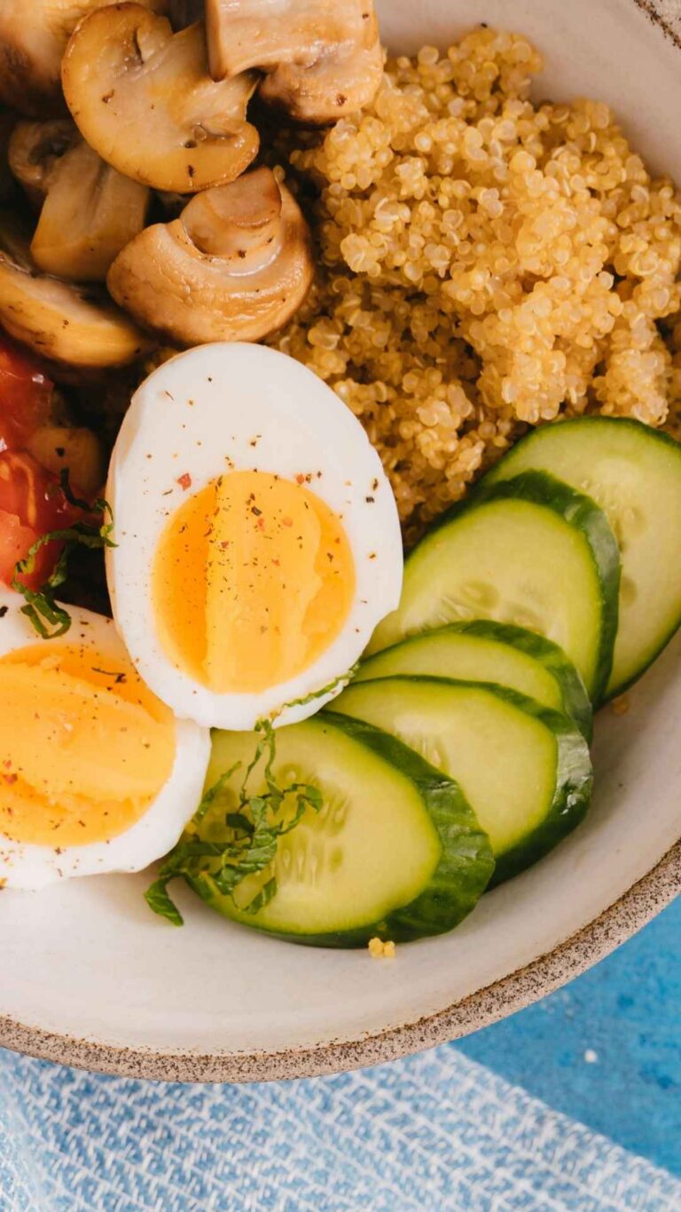 Healthy breakfast ideas for beauty lovers – quick, delicious, and glowing skin-friendly meals! Perfect for busy women, college girls, brides, and teachers. High-protein smoothie bowls, avocado toast, overnight oats, and chia pudding for energy and beauty. Easy recipes for weight loss, clear skin, and a fresh morning start.