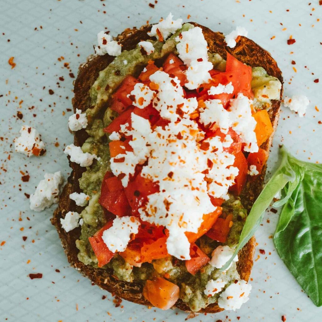 Healthy breakfast ideas for beauty lovers – quick, delicious, and glowing skin-friendly meals! Perfect for busy women, college girls, brides, and teachers. High-protein smoothie bowls, avocado toast, overnight oats, and chia pudding for energy and beauty. Easy recipes for weight loss, clear skin, and a fresh morning start.